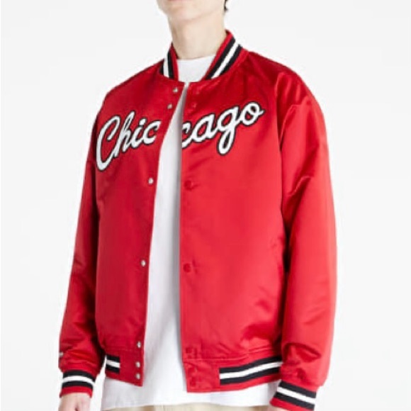 MITCHELL AND NESS CHICAGO BULLS MENS RED SATIN JACKET LIGHT WEIGHT JACKET - Picture 3 of 8